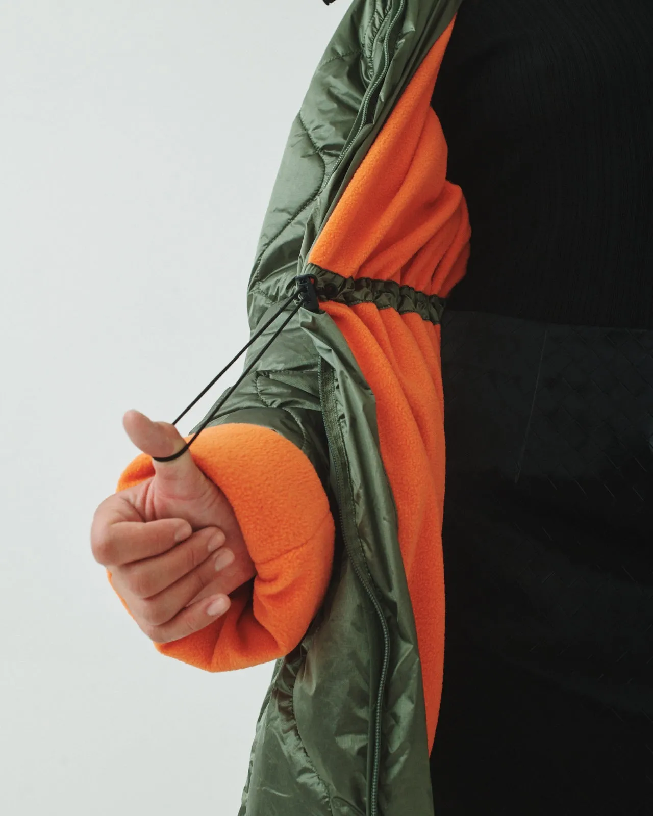 08 LIGHT HOODED PUFFER