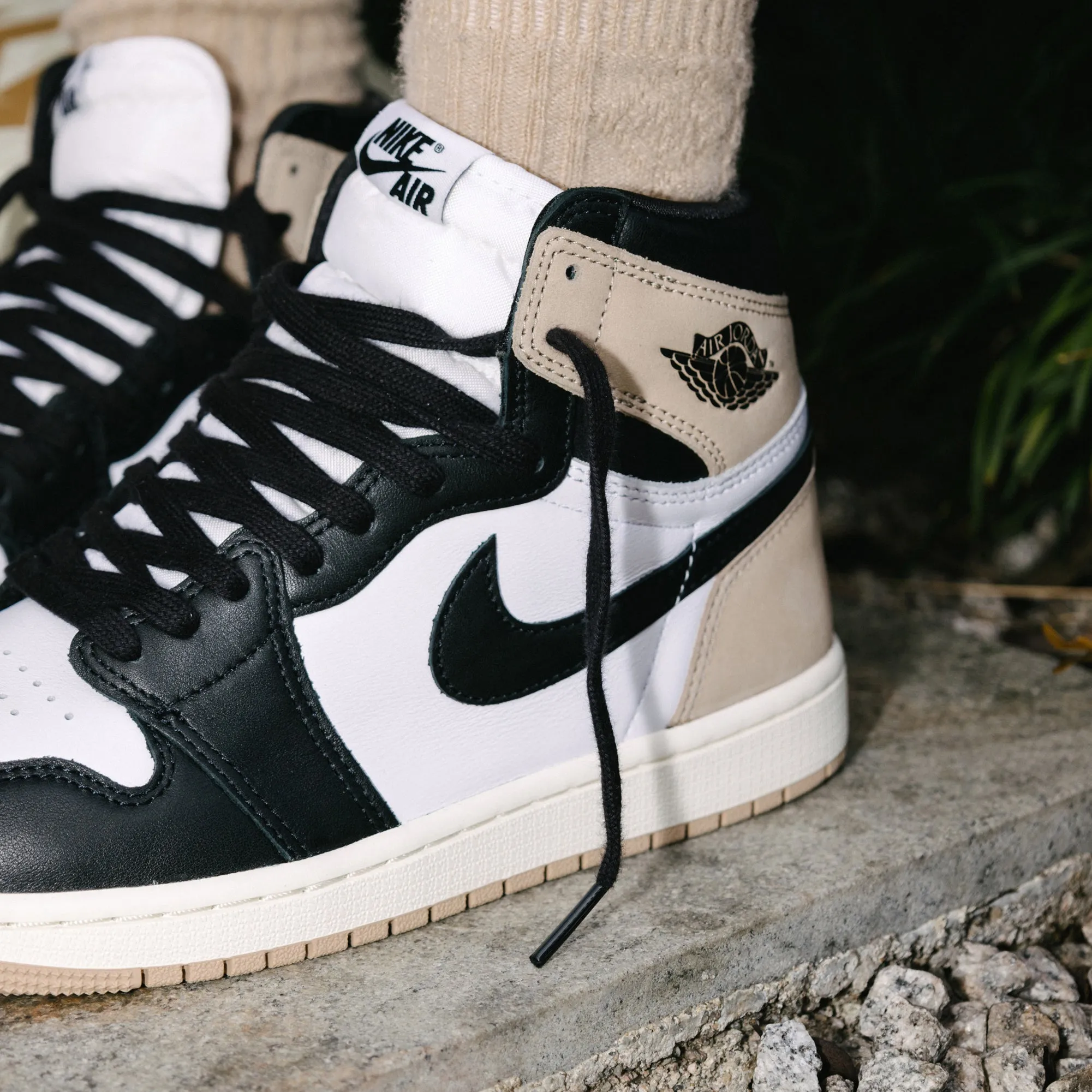 Nike Women's Air Jordan 1 Retro High OG 'Latte' FD2596-021