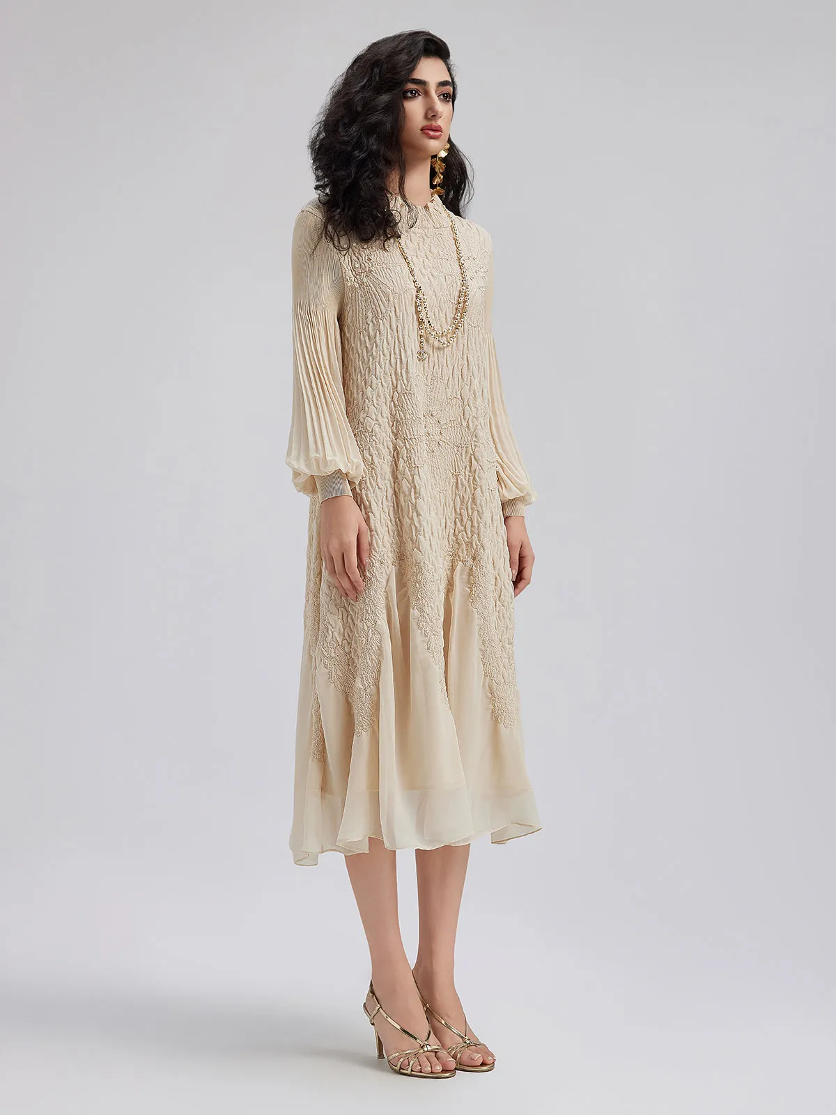 Round Neck Pleated Loose Embroidered Dress